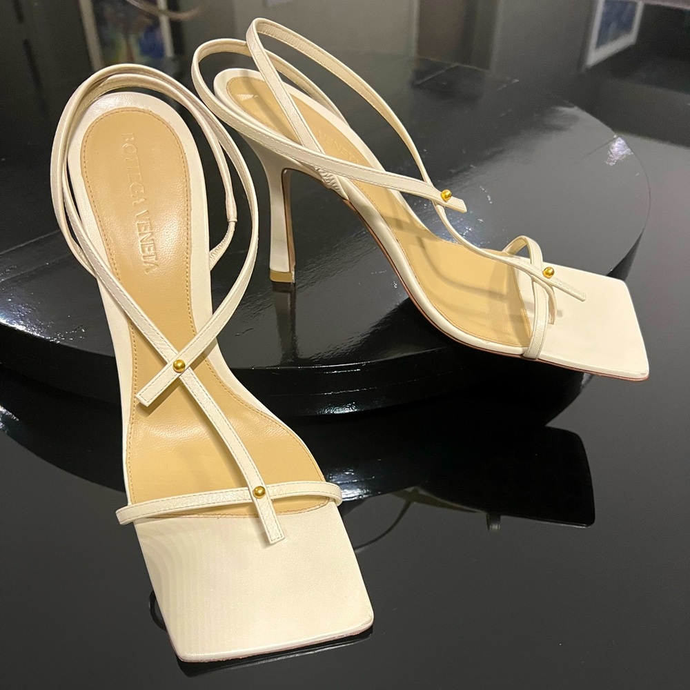Bottega Veneta Square heels